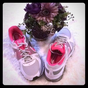 Women’s Nike Moto 9 Fitsole Nike Air Shoes EUC